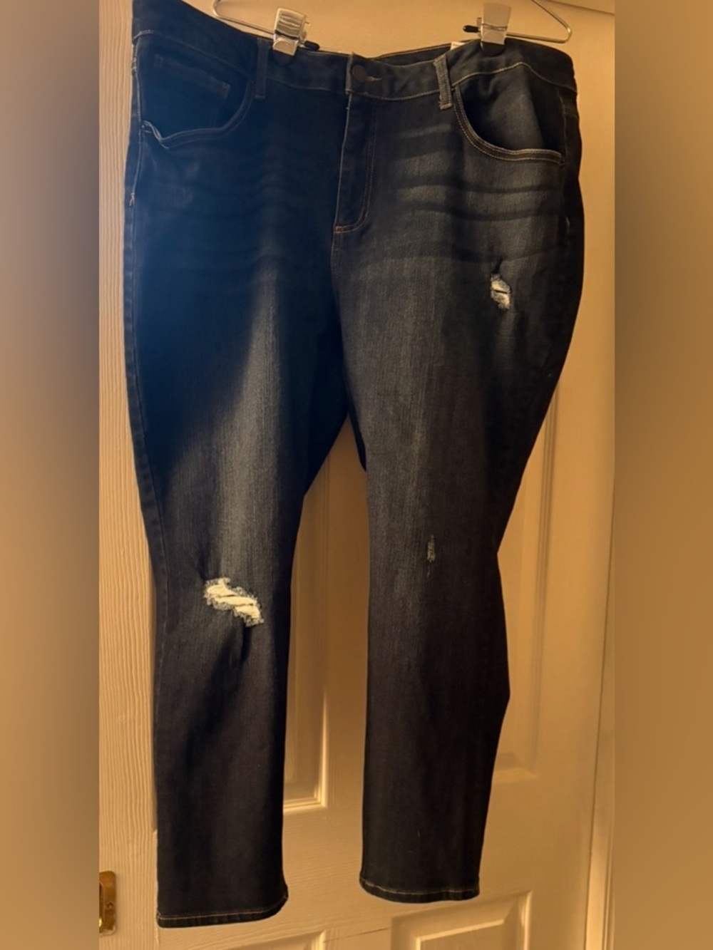 Womens  Dark Wash Distressed Jeans - Slim Fit, Blue